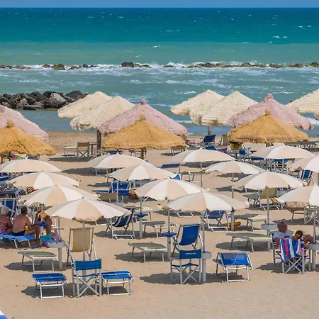 Palm House - Vista Mare Montesilvano Marina