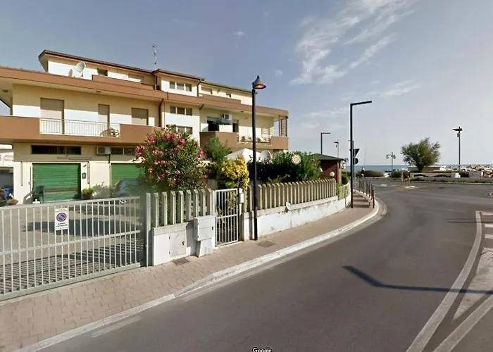 Palm House - Vista Mare